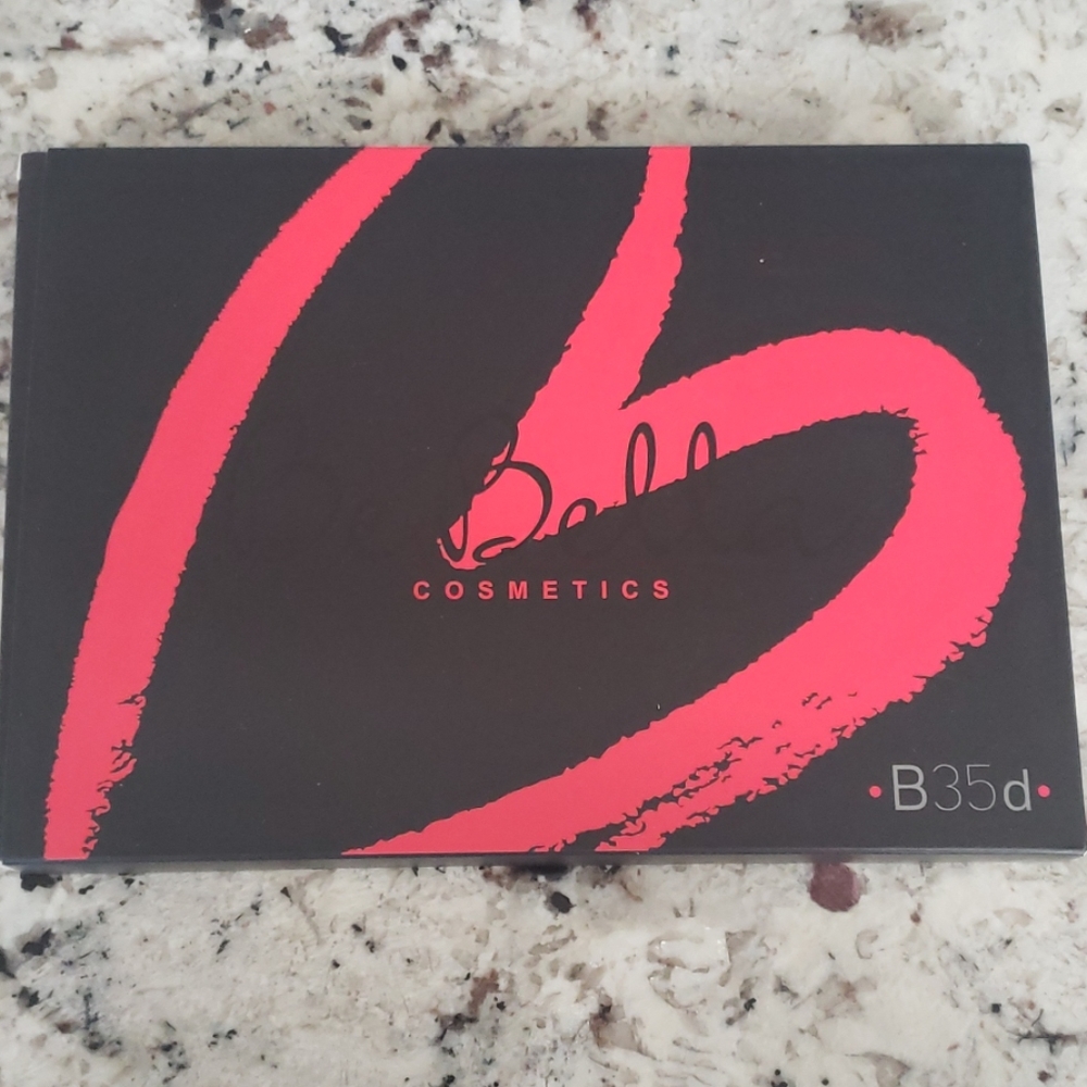 Be Bella cosmetics multicolor